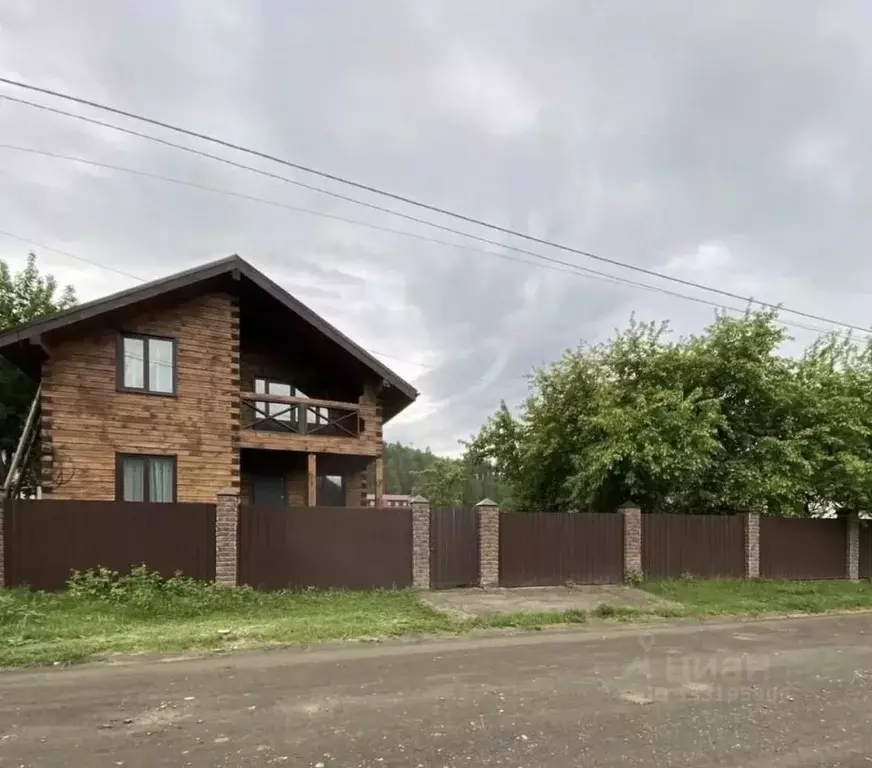 Коттедж в Алтай, Чемальский район, с. Чемал ул. Калинина, 23 (121 м) - Фото 1