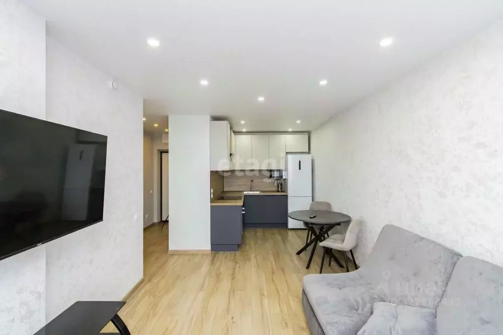 1-к кв. Тюменская область, Тюмень Харьковская ул., 74 (42.0 м) - Фото 1