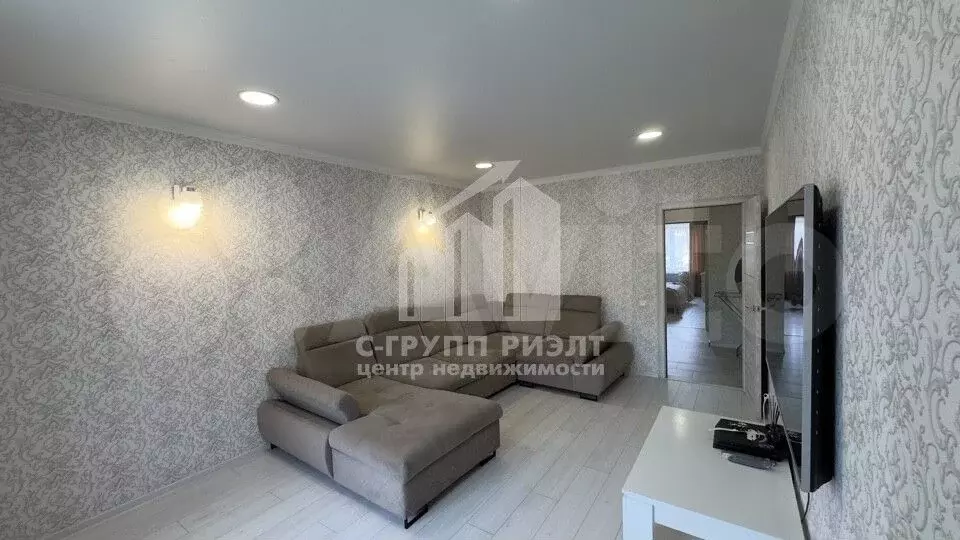 2-к. квартира, 64,5 м, 1/9 эт. - Фото 0