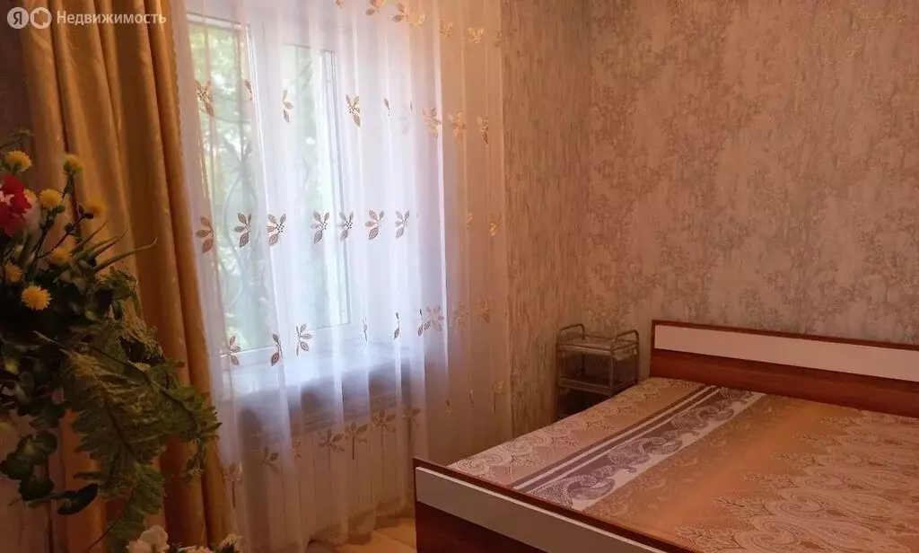 3-комнатная квартира: Евпатория, улица Революции, 27 (60 м) - Фото 1