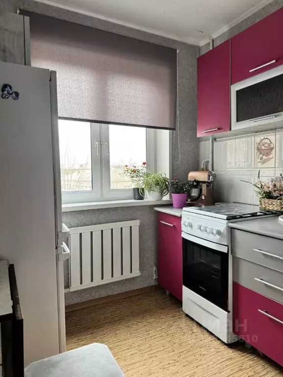 2-к кв. Красноярский край, Красноярск ул. 60 лет Октября, 37 (48.3 м) - Фото 2