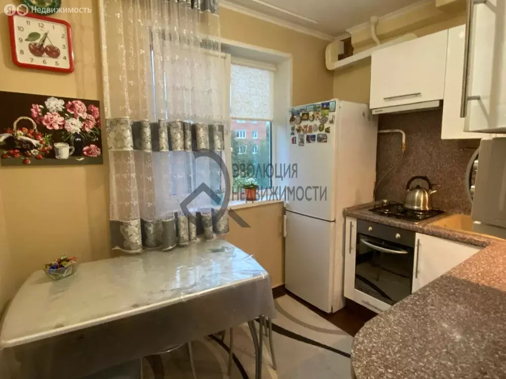 3-комнатная квартира: Глебовский, улица Микрорайон, 7 (49.9 м) - Фото 0