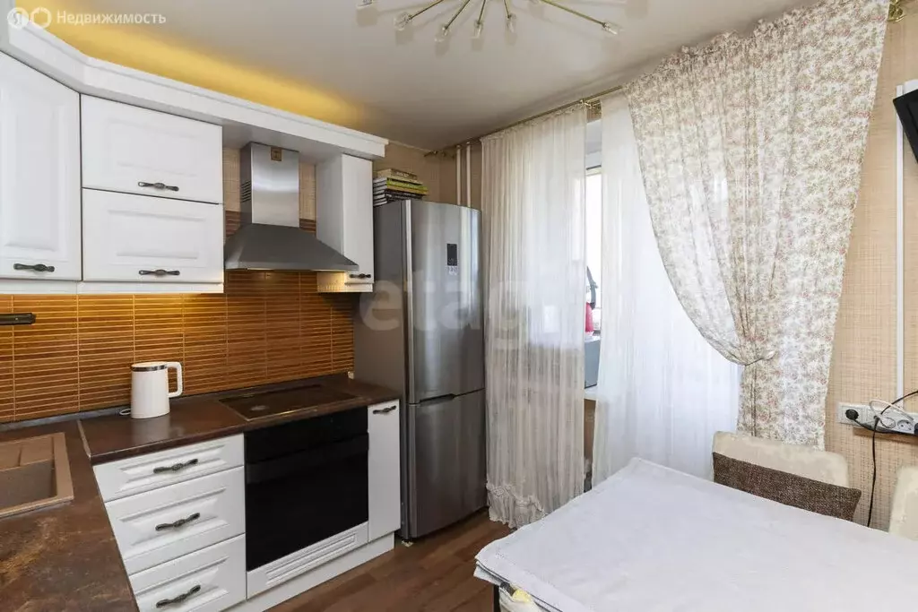 2-комнатная квартира: Тюмень, улица Пермякова, 65 (59.5 м) - Фото 1