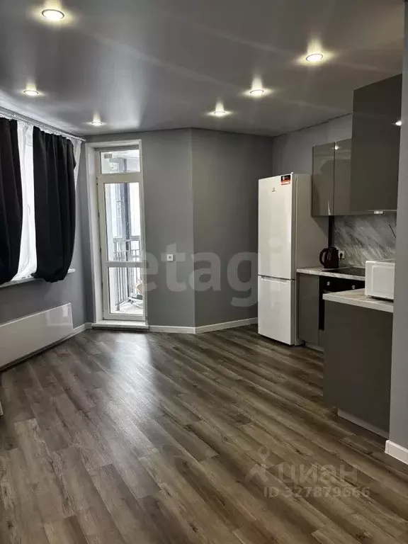 3-к кв. Красноярский край, Красноярск Октябрьская ул., 6 (79.2 м) - Фото 1