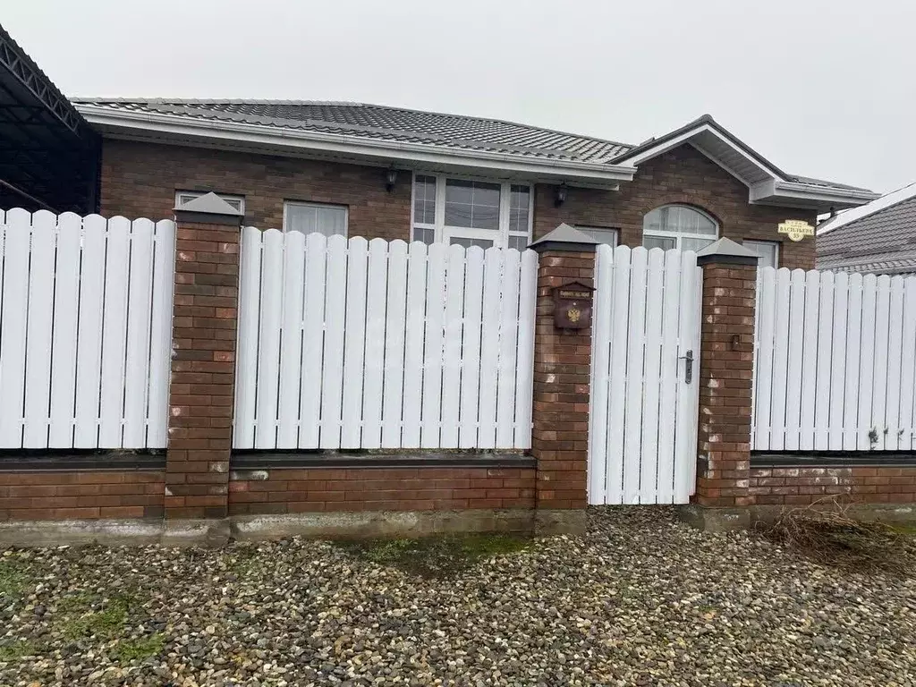 Дом в Ставропольский край, Михайловск Шпаковский район, ул. Сергея ... - Фото 1