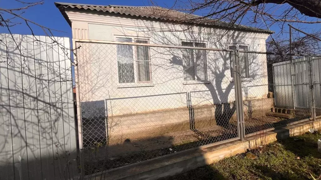 Дом в Краснодарский край, Лабинск проезд Энгельса (94 м) - Фото 1