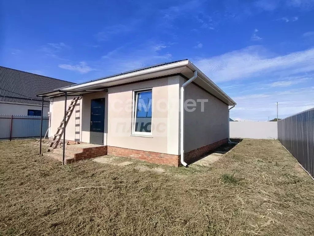 Дом в Краснодарский край, Приморско-Ахтарск ул. Высоцкого, 11 (70 м) - Фото 1
