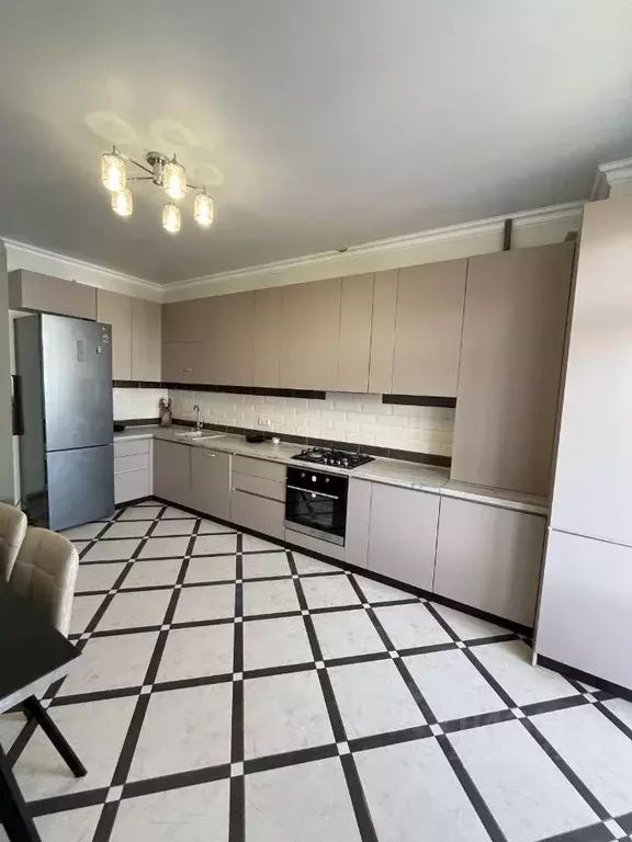 2-к кв. Астраханская область, Астрахань Днепровская ул., 4 (80.0 м) - Фото 2