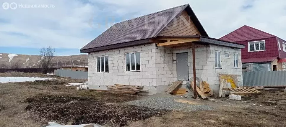 Дом в Майминский район, село Подгорное, Ягодный переулок (64 м) - Фото 1