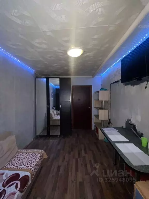 Комната Свердловская область, Екатеринбург ул. 8 Марта, 92 (11.2 м) - Фото 1