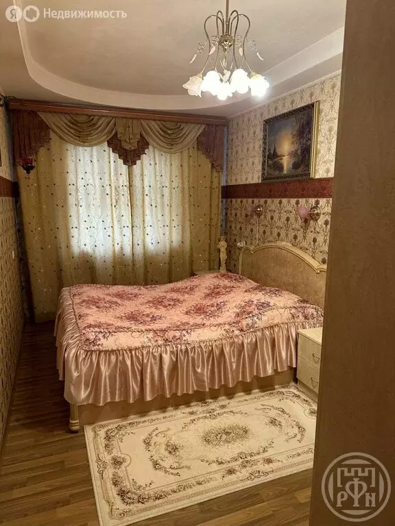 4-комнатная квартира: Ломоносов, Петровский переулок, 4 (64 м) - Фото 1