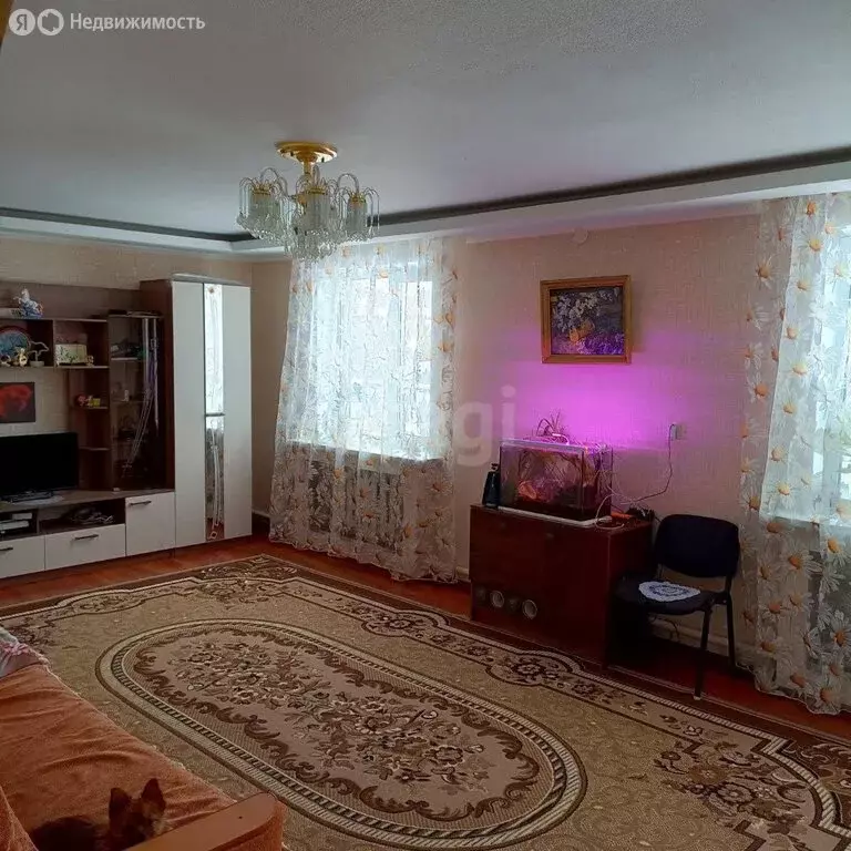 Дом в село Новолыбаево, Первомайская улица (180 м) - Фото 1
