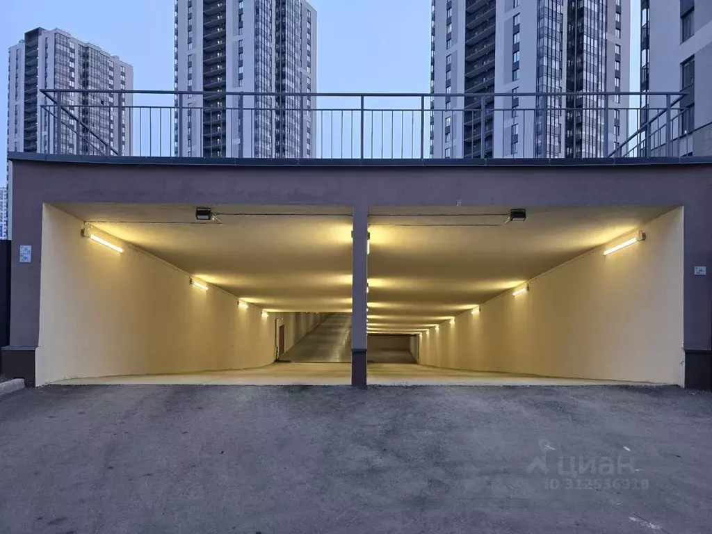 Гараж в Санкт-Петербург ул. Верхне-Каменская, 11к1 (13 м) - Фото 1