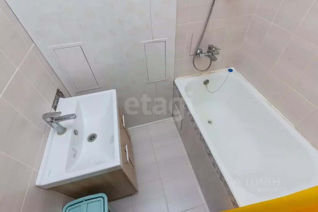 1-к кв. Тюменская область, Тюмень проезд Вятский, 28 (38.0 м) - Фото 1