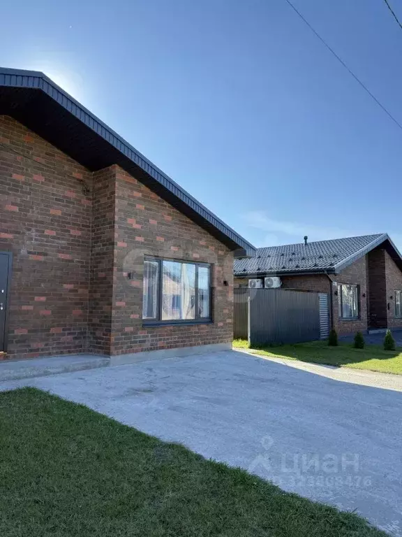 Дом в Самарская область, Ставропольский район, с. Ягодное, Ладья ... - Фото 1