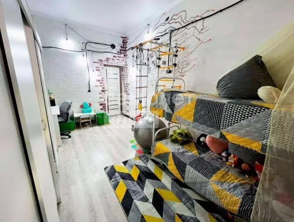 3-к кв. Белгородская область, Старый Оскол Индустриальная ул., 12 ... - Фото 0