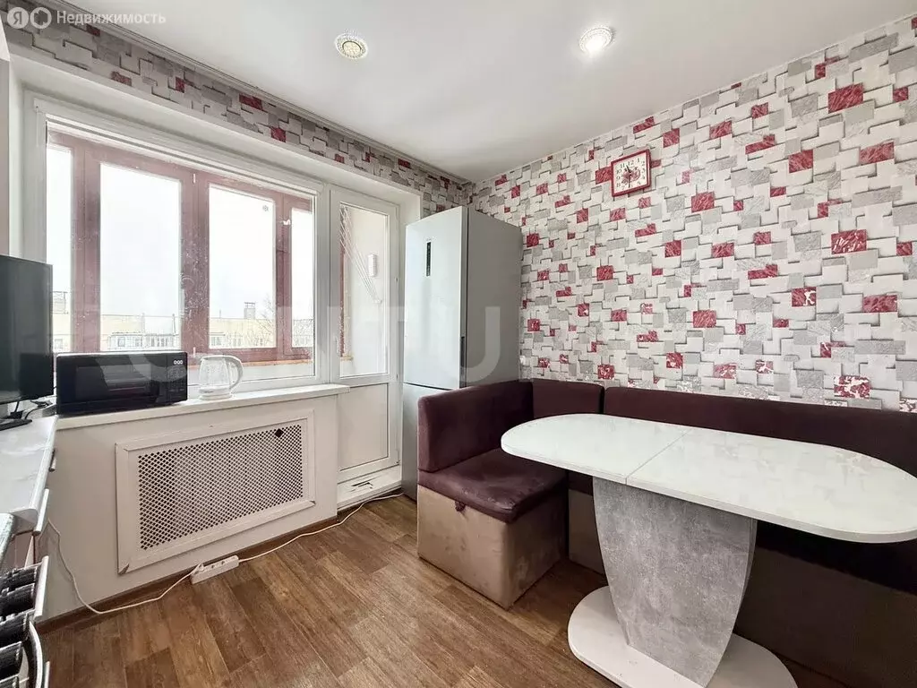 3-комнатная квартира: Новочебоксарск, улица Семёнова, 35 (76.2 м) - Фото 2