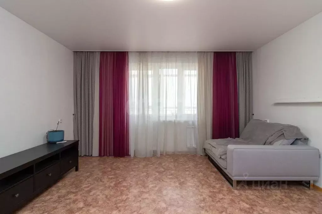 3-к кв. Красноярский край, Красноярск Караульная ул., 44 (69.7 м) - Фото 1