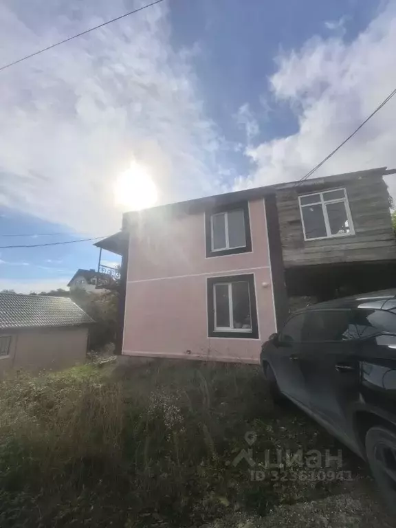 Дом в Краснодарский край, Новороссийск Владивостокская ул., 4Б (200 м) - Фото 1