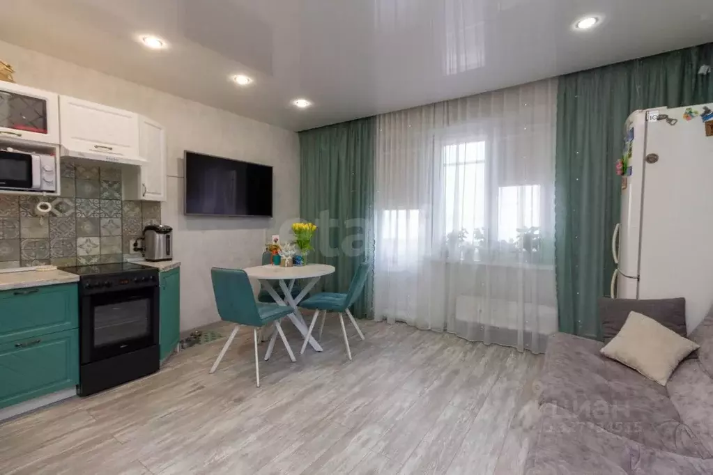 2-к кв. Красноярский край, Красноярск ул. 40 лет Победы, 26 (56.8 м) - Фото 1