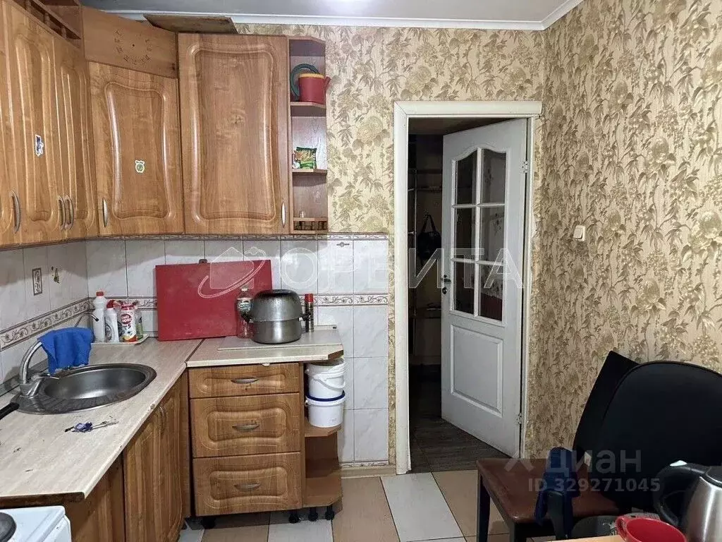 3-к кв. Тюменская область, Тюмень ул. Боровская, 5 (66.5 м) - Фото 2