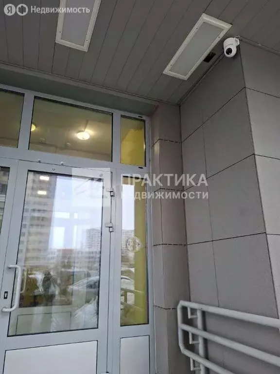 3-комнатная квартира: Москва, улица Адмирала Лазарева, 63 (69 м) - Фото 2