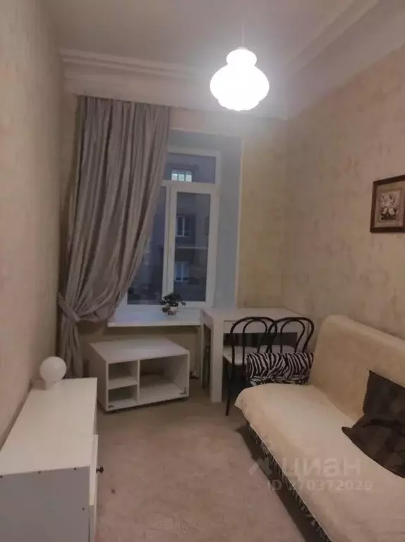 Комната Санкт-Петербург просп. Средний Васильевского острова, 54 - Фото 0