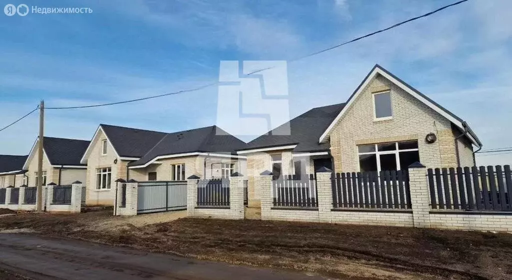 Дом в Неклиновский район, село Новобессергеневка (178 м) - Фото 1