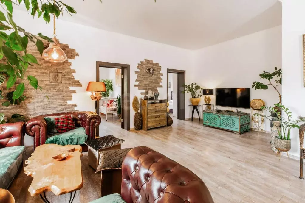 Дом в Алтай, Чемальский район, Элекмонарское с/пос, с. Элекмонар ул. ... - Фото 1