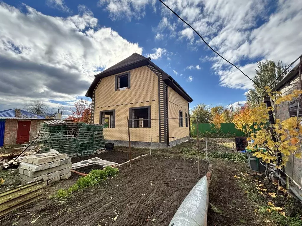 Дом в Краснодарский край, Кущевская ст-ца ул. Комсомольская (110 м) - Фото 1