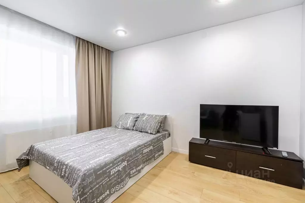 1-к кв. Татарстан, Казань ул. Сабира Ахтямова, 1к3 (35.0 м) - Фото 0