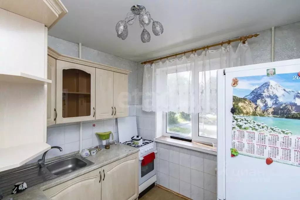 2-к кв. Тюменская область, Тюмень ул. Пермякова, 8 (45.0 м) - Фото 0