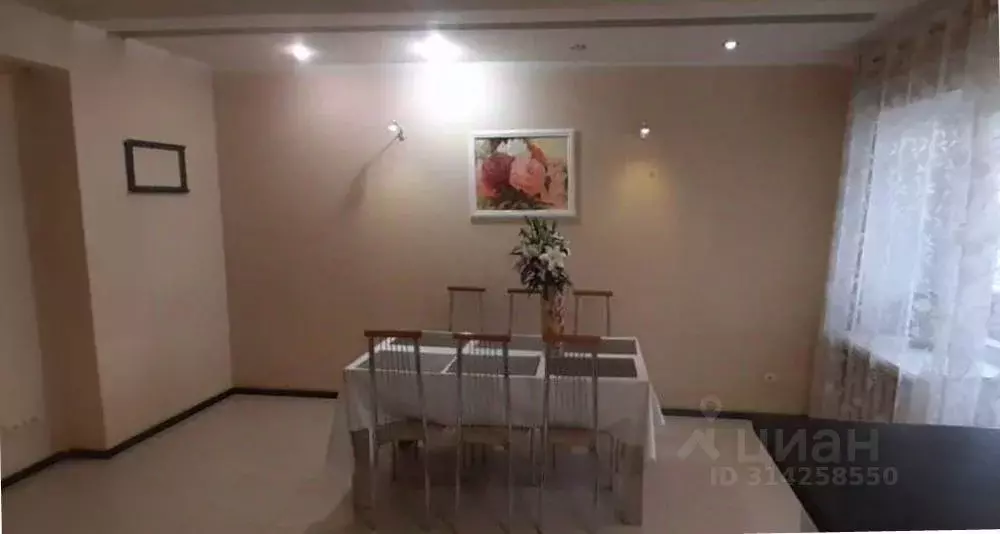 6-к кв. Амурская область, Благовещенск ул. Ленина, 113 (205.7 м) - Фото 1