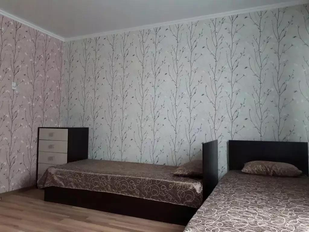 3-к кв. Астраханская область, Астрахань ул. Безжонова, 66 (91.0 м) - Фото 2