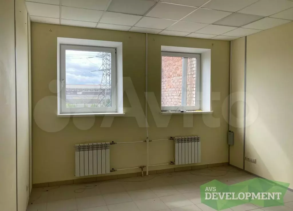 Офис 23.4 м с окном, Уралмаш - Фото 0