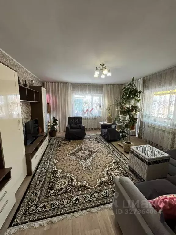 Дом в Красноярский край, Минусинск ул. Черского (207 м) - Фото 1