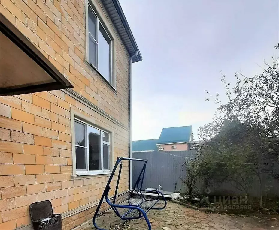 Дом в Краснодарский край, Темрюк ул. Мира, 99 (300 м) - Фото 2