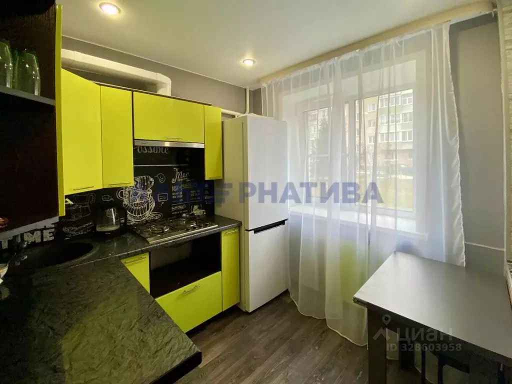 1-к кв. Ярославская область, Переславль-Залесский Чкаловский мкр, 41 ... - Фото 1