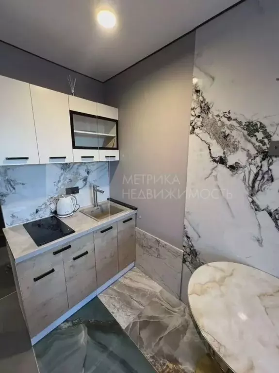 Студия Тюменская область, Тюмень ул. Мельникайте, 67 (16.0 м) - Фото 1