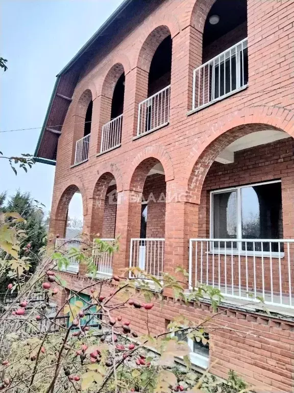 Дом в Смоленская область, Вязьма ул. Нахимова, 2 (222 м) - Фото 1