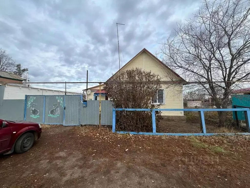 Дом в Оренбургская область, Саракташский район, Черноотрожский ... - Фото 1