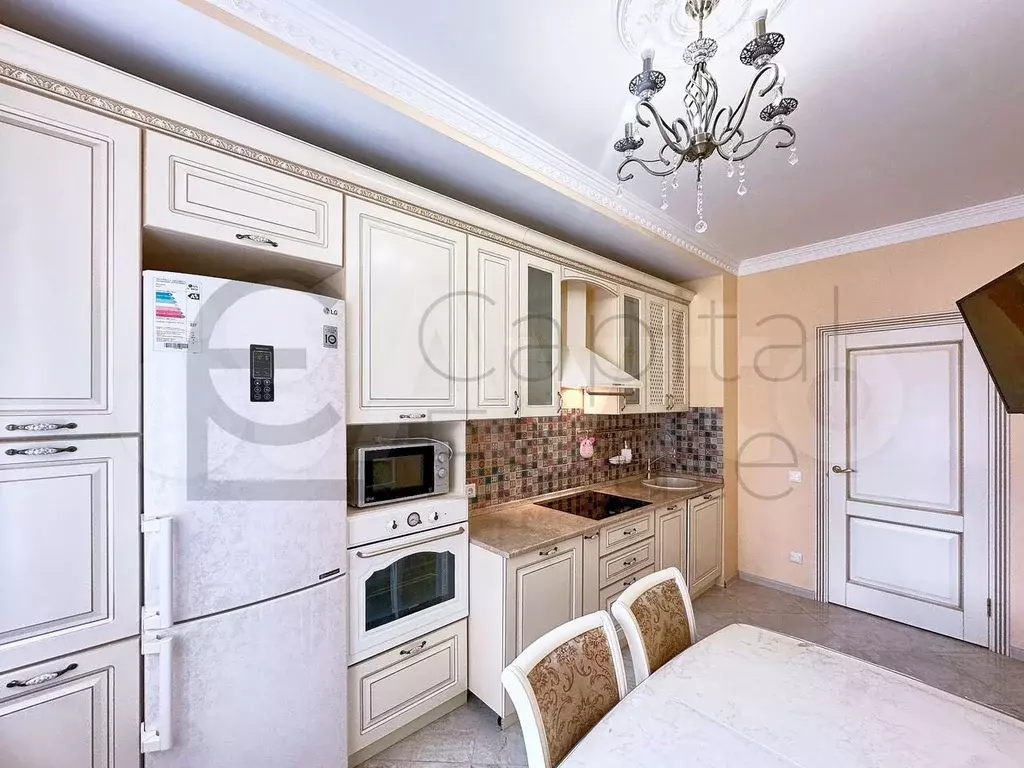 4-к. квартира, 100 м, 11/18 эт. - Фото 0