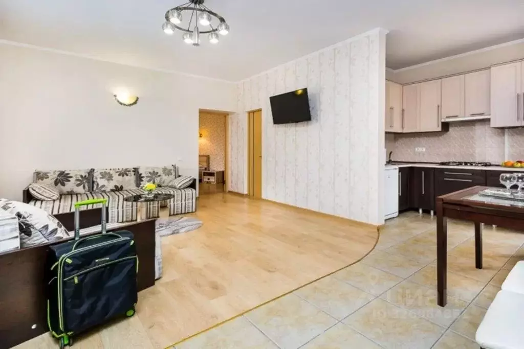 2-к кв. Крым, Феодосия ул. Революционная, 1А (57.0 м) - Фото 2