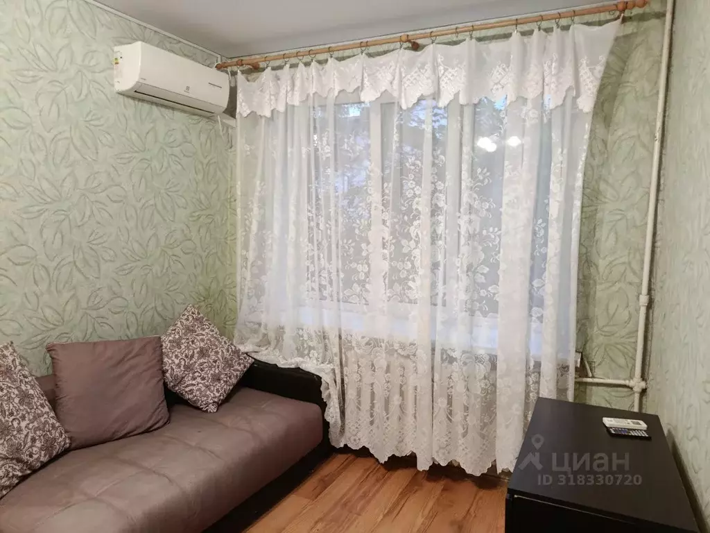 Комната Саратовская область, Саратов ул. Дома 8 Марта, 4 - Фото 1