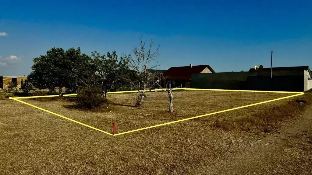 Участок в Крым, Сакский район, с. Суворовское ул. Суворовская (8.0 ... - Фото 1