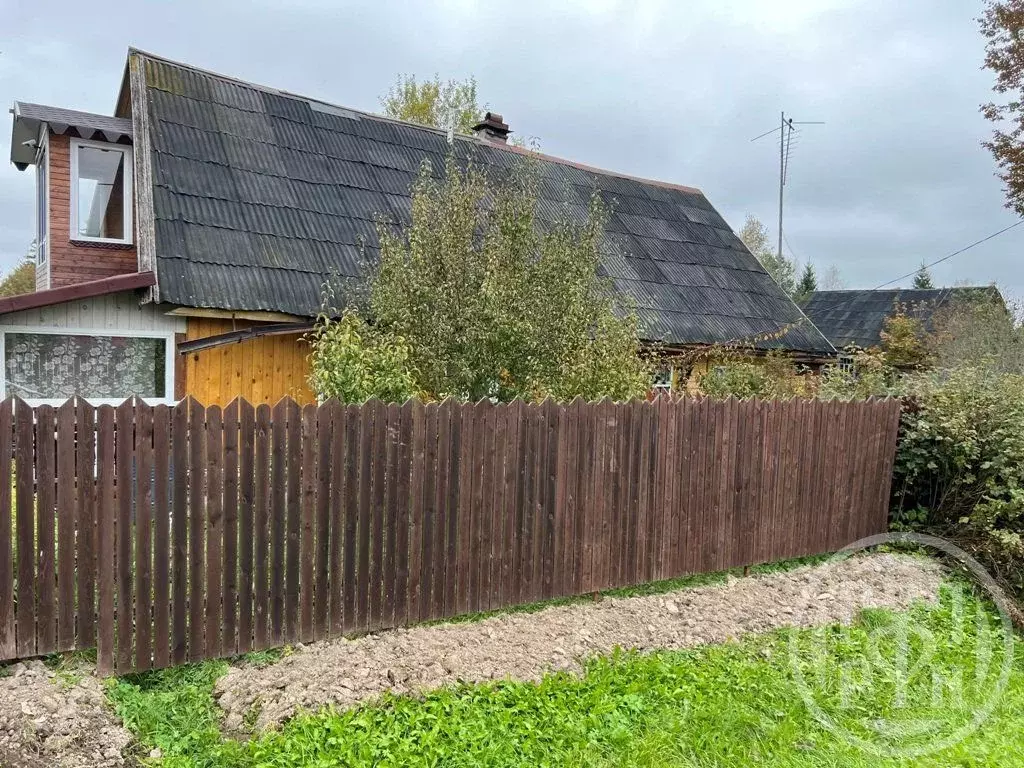 Дом в Ленинградская область, Тосненский район, Лисинское с/пос, д. ... - Фото 1