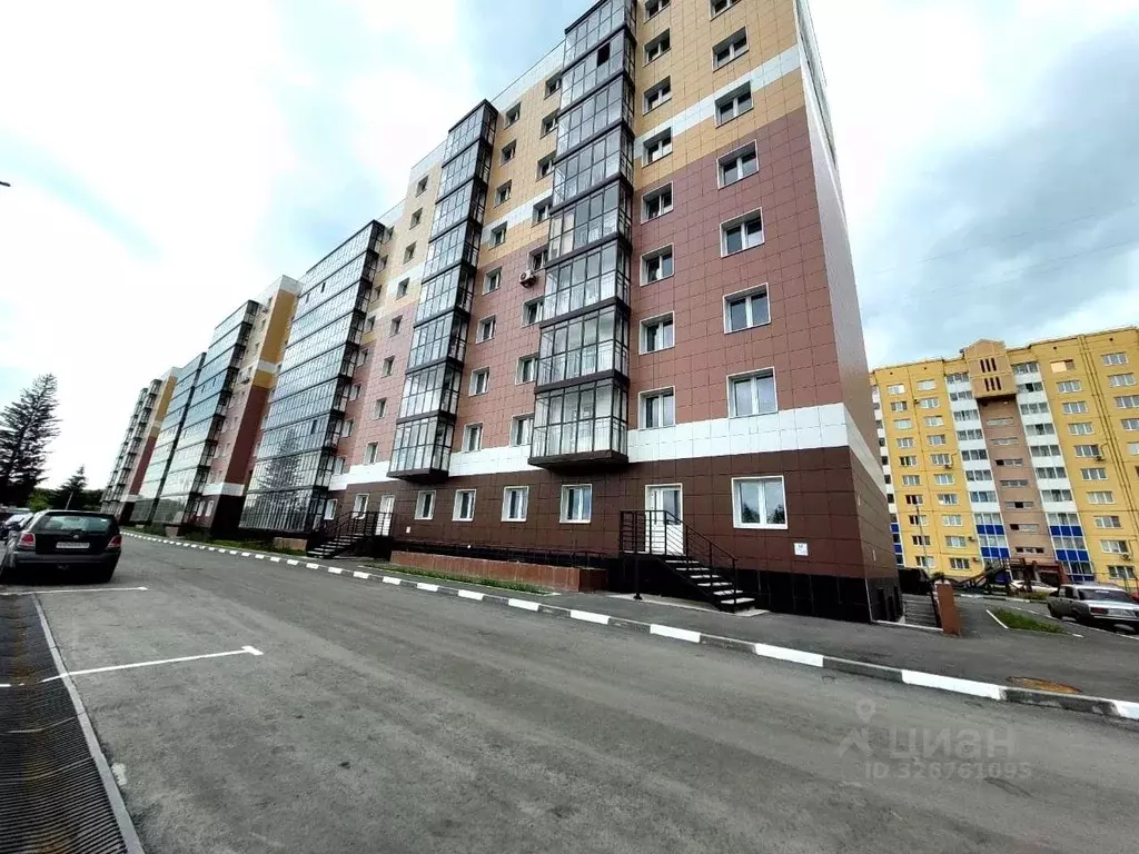 3-к кв. Омская область, Омск ул. 3-я Енисейская, 32 (96.0 м) - Фото 1