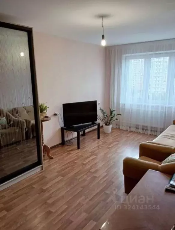 2-к кв. Краснодарский край, Краснодар Черкасская ул., 141 (57.1 м) - Фото 1