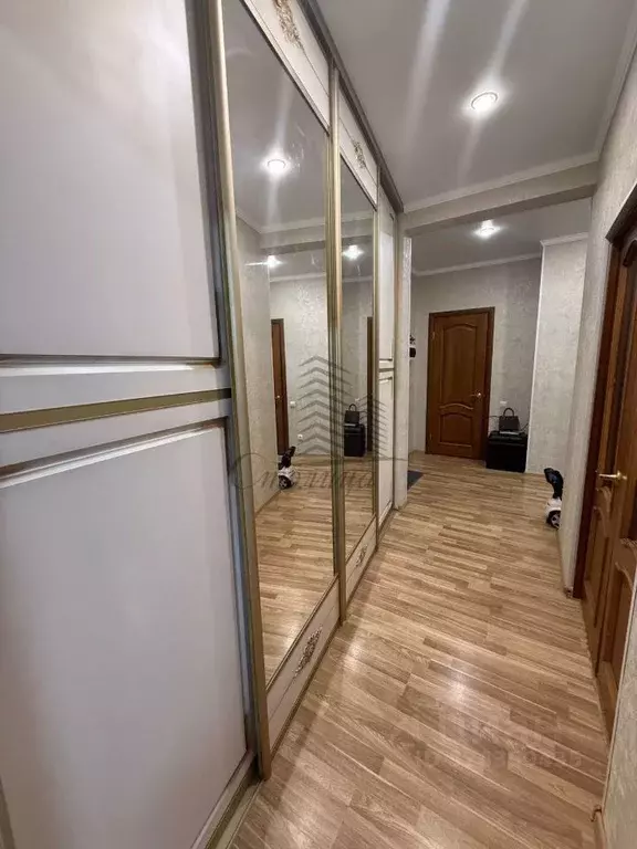 2-к кв. Белгородская область, Старый Оскол Степной мкр, 25 (61.5 м) - Фото 1