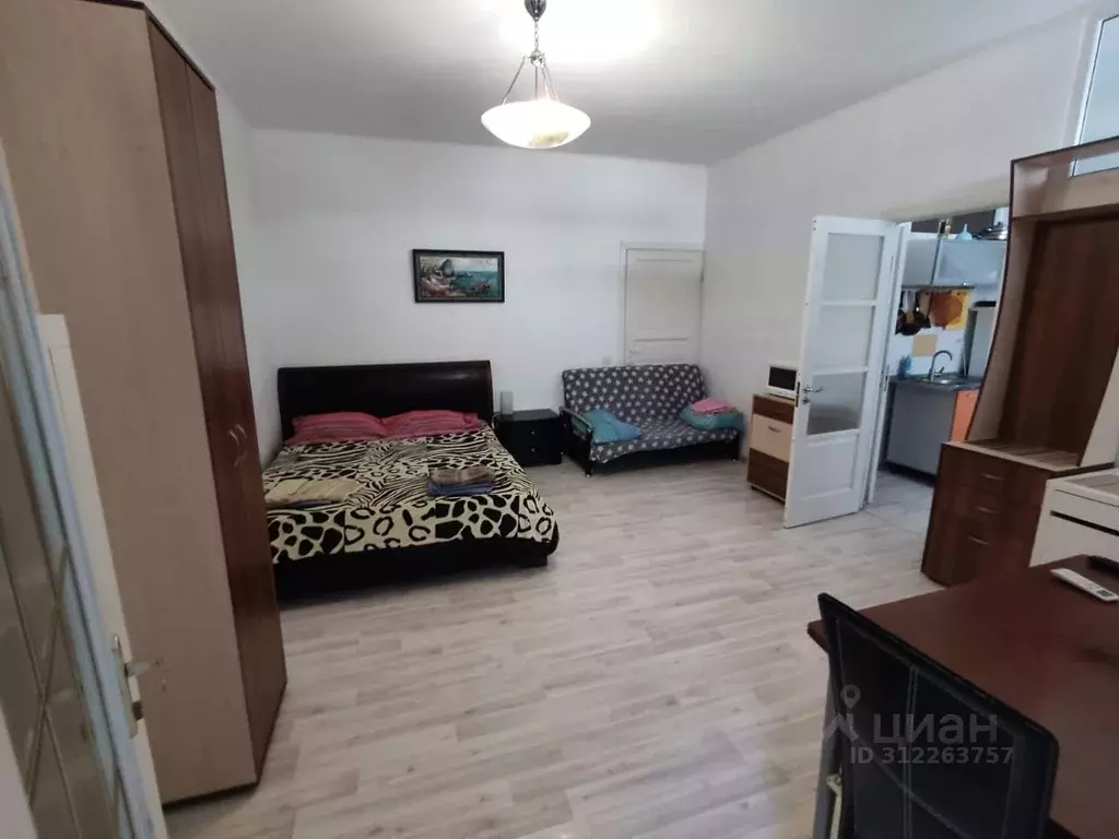 1-к кв. Крым, Евпатория просп. Ленина, 68к37 (36.0 м) - Фото 1